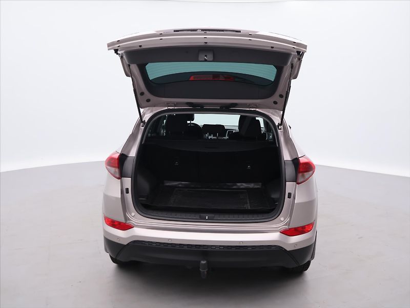 Hyundai Tucson 1,7 CRDi 85kW CZ Czech Edition - fotka 9 z 32