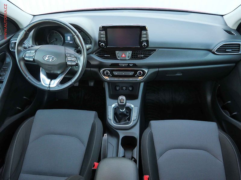 Hyundai i30 (2022) 1.0 T-GDi, ČR, Comfort - fotka 8 z 21