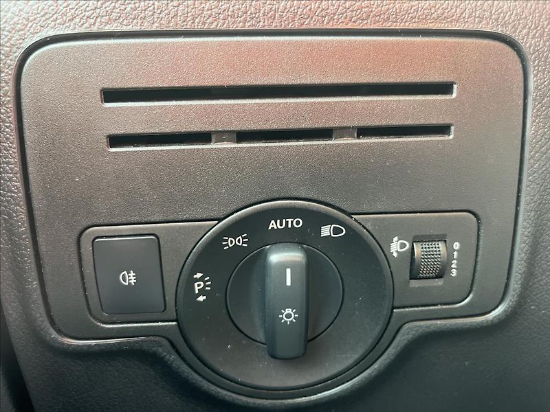 Mercedes-Benz Vito 1,8 110CDi LONG KLIMA ČR1M DPH - fotka 20 z 36