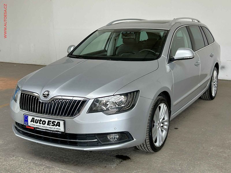 Škoda Superb (2015) 2.0 TDi, Elegance, DSG, kůže - fotka 3 z 16