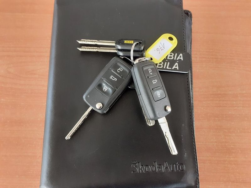 Škoda Fabia (2010) KOMBI 1.6 TDI - fotka 21 z 37