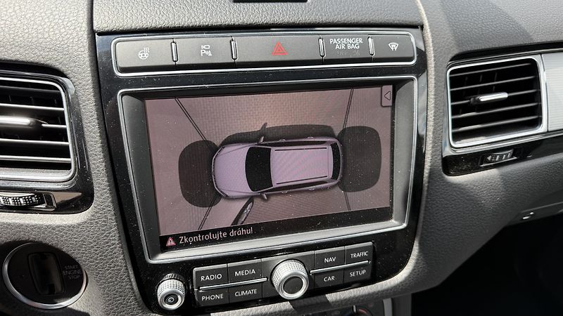 Volkswagen Touareg 3.0TDi*193kW*R-LINE*PERLEŤ - fotka 19 z 35