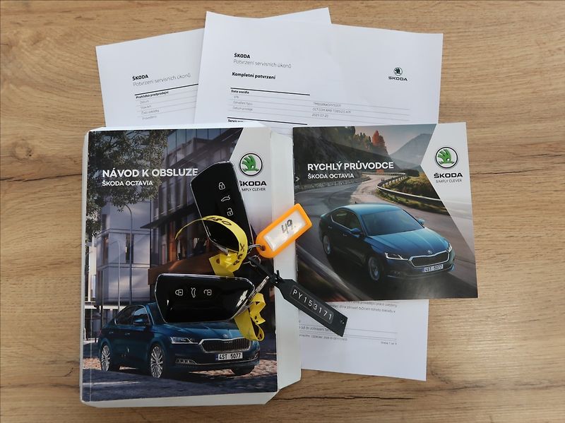 Škoda Octavia 2,0 TDi,1majČR,serv.kn,DSG,DPH - fotka 23 z 26