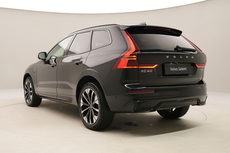 Volvo XC60 T8 AWD RECHARGE DARK ULTRA CZ - fotka 11 z 67