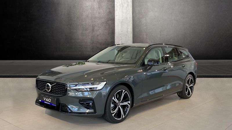 Volvo V60 (2026) PLUS DARK, B4, 145+10 kW / 197 - fotografie inzerátu