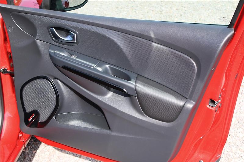 Renault Clio 0,9 TCe 66kW serviska, 1.maj. - fotka 22 z 36