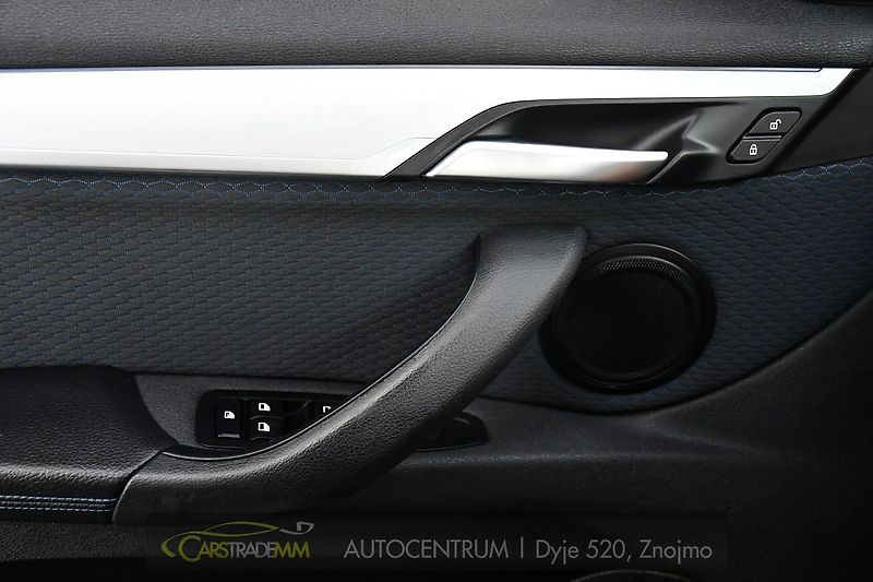 BMW X1 xDrive20d M-SPORT ČR - fotka 25 z 52