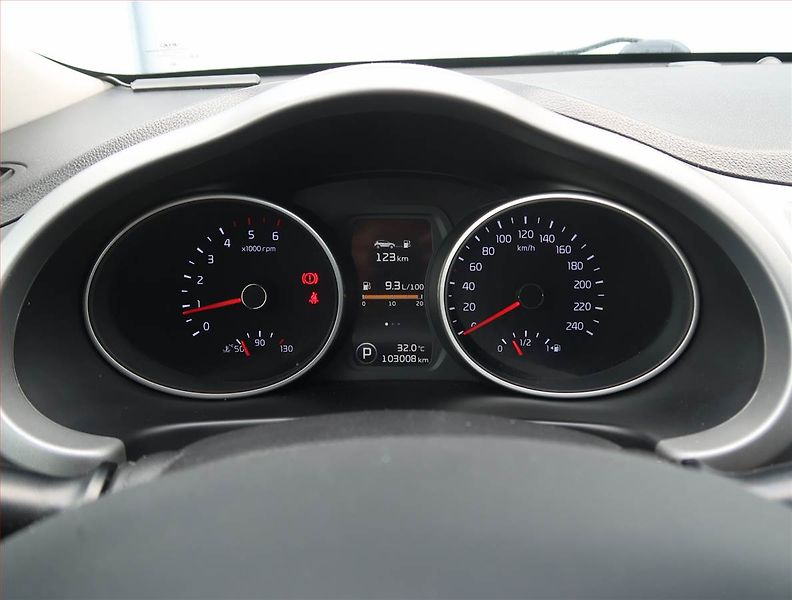 Kia Sportage (2015) 2.0 CRDi, 4X4, Automat - fotka 11 z 18