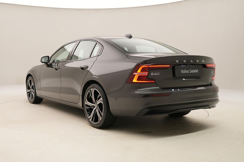 Volvo S60 B5 AWD DARK ULTIMATE REZERVACE - fotka 11 z 58