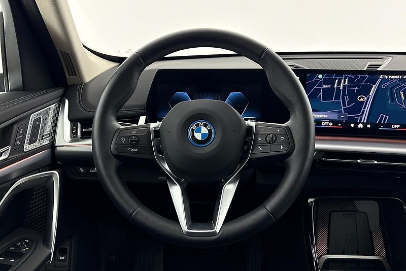 BMW X1 xDrive30e - fotka 8 z 13