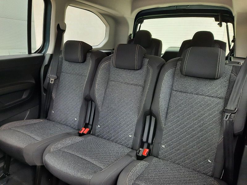 Peugeot Rifter (2026) LONG ALLURE BlueHDi 130 MAN6 - fotka 13 z 16