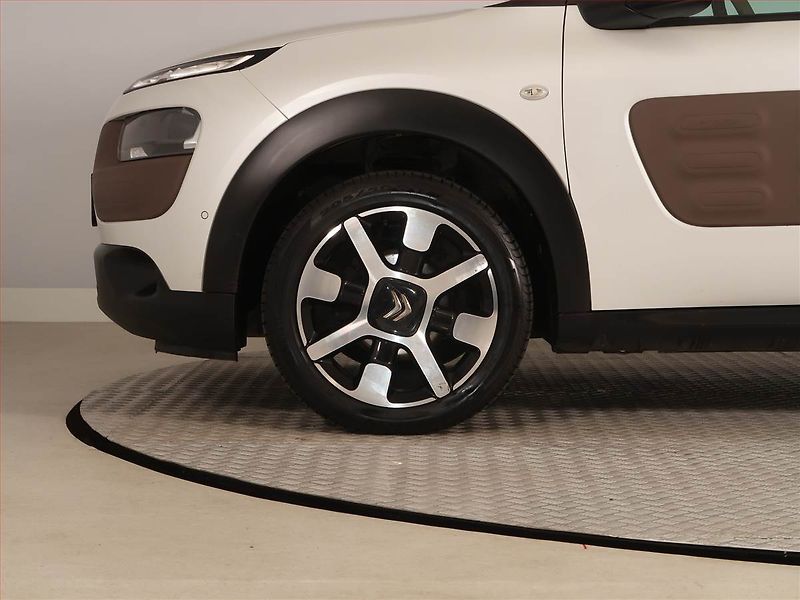 Citroën C4 Cactus (2014) 1.2 PureTech, Serv.kniha, Navi - fotka 15 z 19