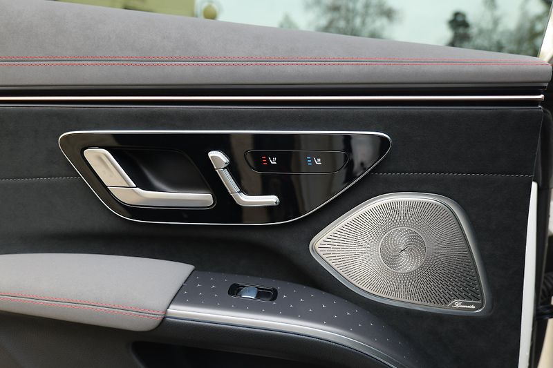 Mercedes-Benz EQS 450+ AMG Pano HuD 360 Venti - fotka 17 z 48