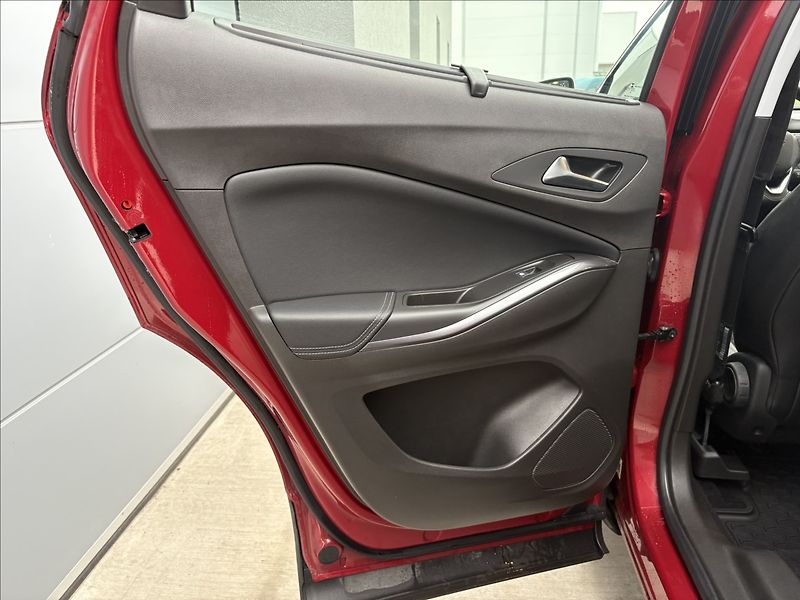 Opel Grandland X 1,2 96KW AUTOMAT CZ 1.MAJ - fotka 19 z 33