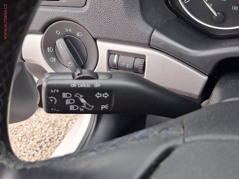 Škoda Octavia (2010) 1.6 TDi, 2.maj,ČR, AC, park - fotka 12 z 18