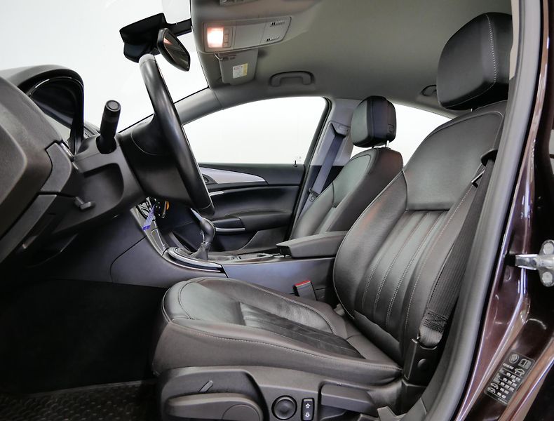 Opel Insignia - fotka 11 z 24