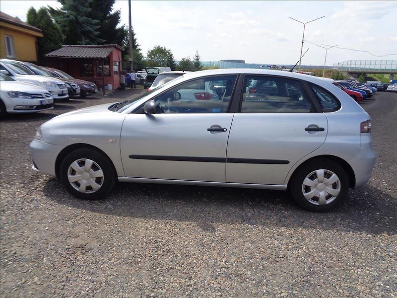 Seat Ibiza 1,4 16 V  první majitel - fotka 4 z 15