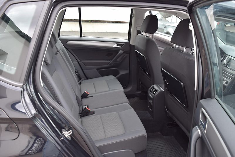 Volkswagen Golf Sportsvan (2016) 1.4TSI 92kw CLBMT TAŽNÉ NAVI  - fotka 36 z 50