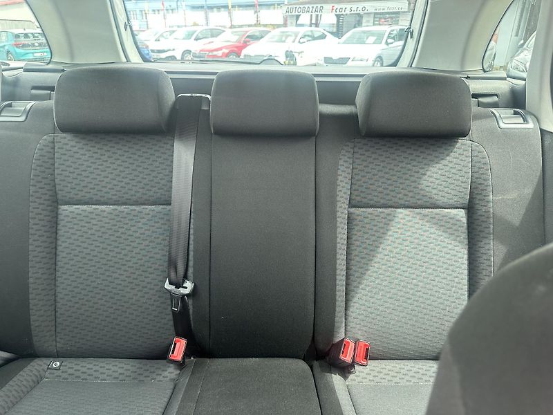 Škoda Fabia (2012) 1.2 TSi 63kW Serv. historie - fotka 18 z 23