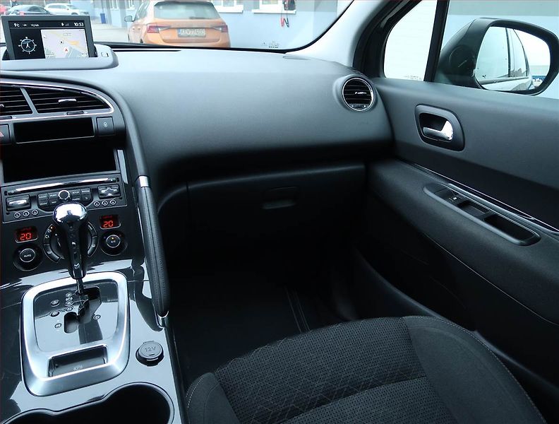 Peugeot 3008 (2016) 1.6 BlueHDi, Automat - fotka 8 z 21