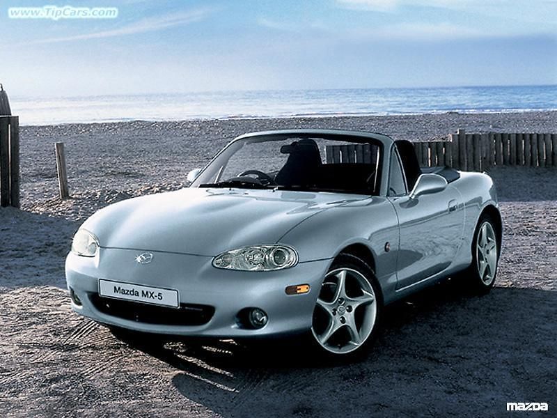 První oficiální snímek nové Mazdy MX-5