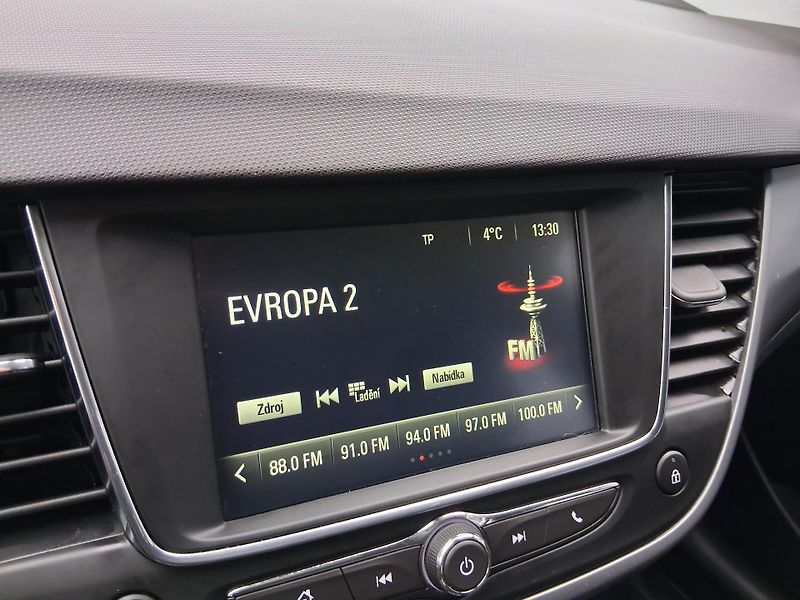 Opel Crossland X SMILE 1.2 TURBO 96 kW - fotka 16 z 22
