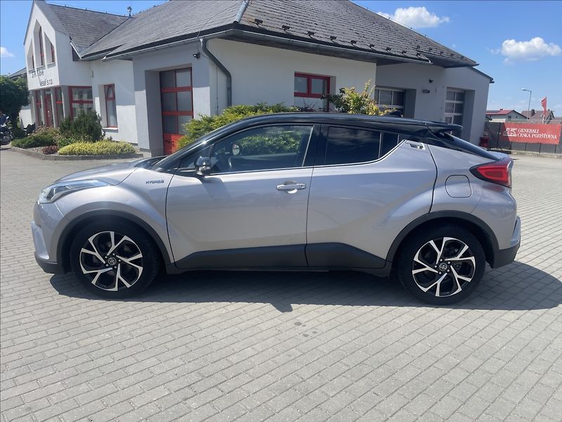 Toyota C-HR 1,8 i 73kw Hybrid e-CVT - fotka 2 z 34
