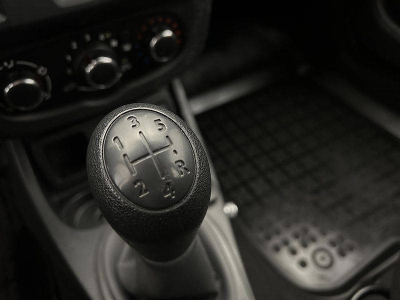Dacia Duster 1.6   Access - fotka 10 z 21