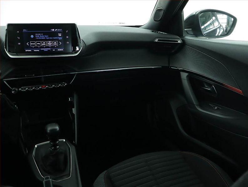 Peugeot 2008 (2023) Active 1.2 PureTech - fotka 8 z 15