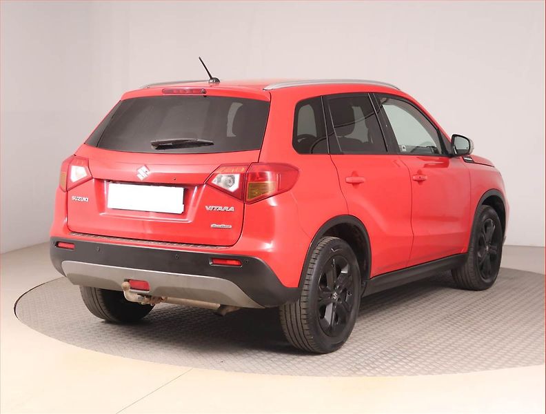Suzuki Vitara (2017) 1.4 BoosterJet, 4X4, Kůže - fotka 5 z 16