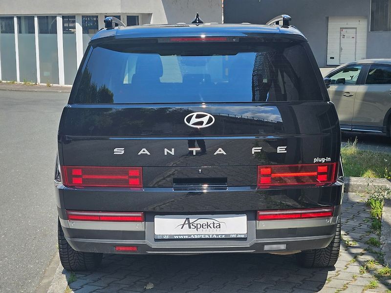 Hyundai Santa Fe 1.6 T-GDi PHEV 4X4 A/T, Style - fotka 4 z 52
