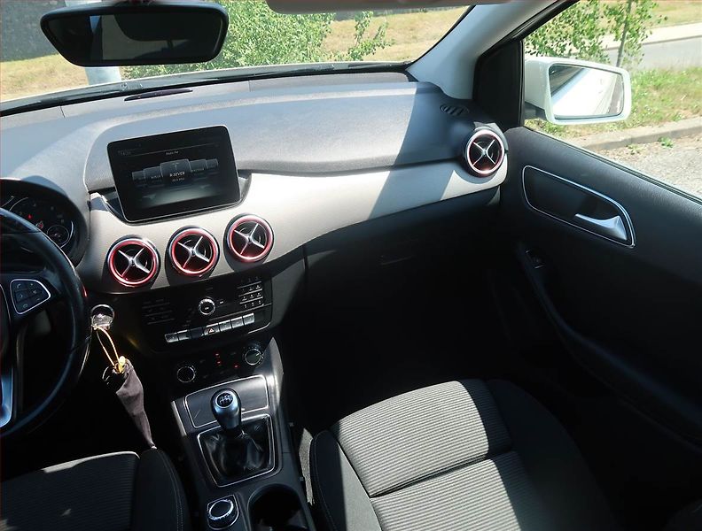 Mercedes-Benz Třídy B (2017) B 200 CDI, Serv.kniha - fotka 8 z 15