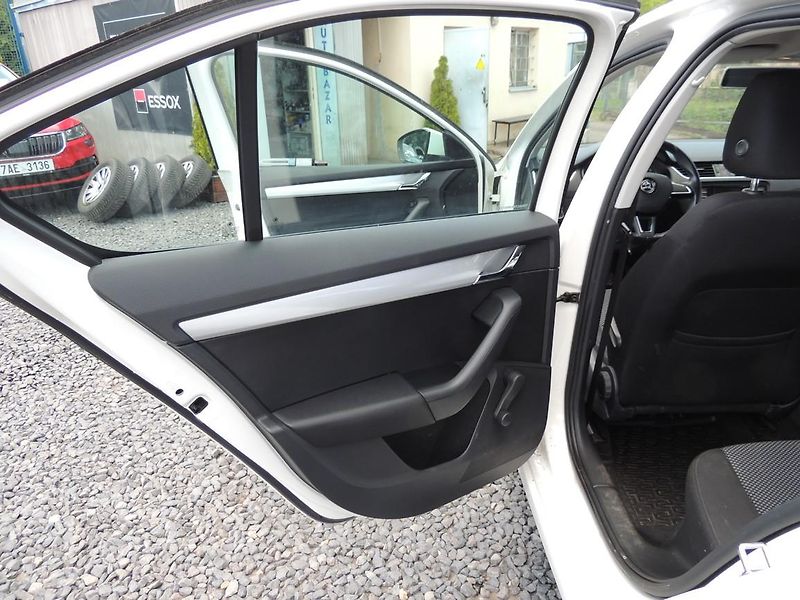 Škoda Octavia (2016) 1.6TDi,81kw,AMB,ČR,2.majitel - fotka 16 z 42