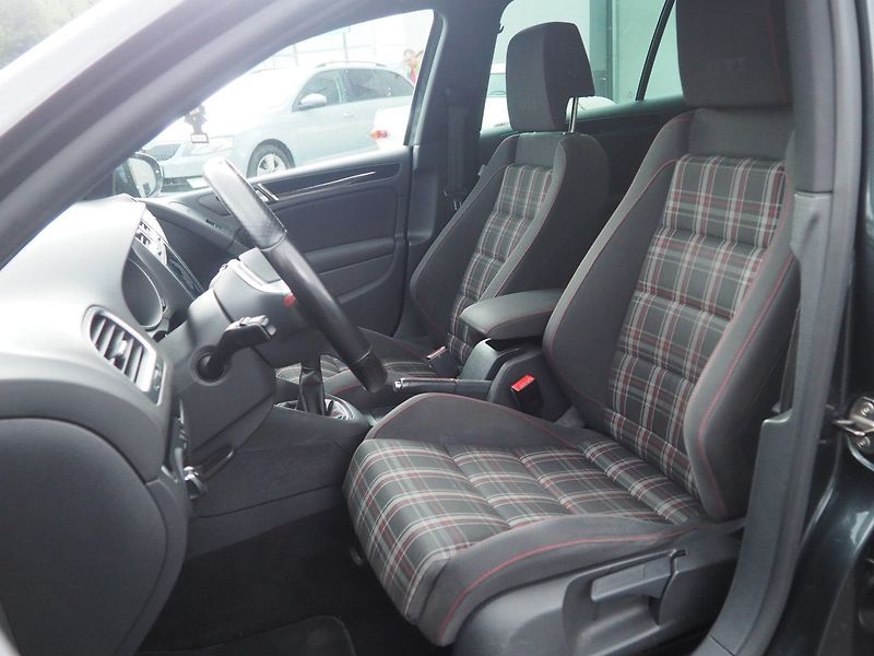 Volkswagen Golf (2010) 2.0 TSi 155 kW, GTI, Manuál - fotka 10 z 35