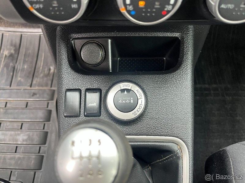 Nissan X-Trail (2009) - fotka 14 z 15