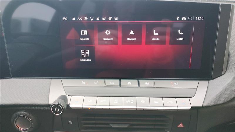 Opel Astra 1,2   GS line 96kW EAT8 - fotka 11 z 21