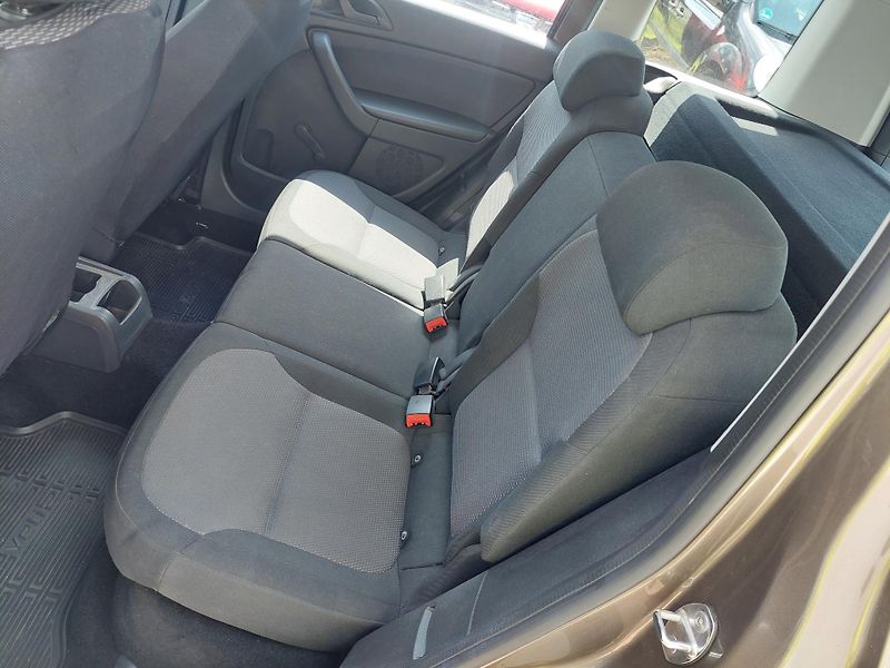 Škoda Yeti (2013) 2.0TDi Active 4x4 - fotka 19 z 40