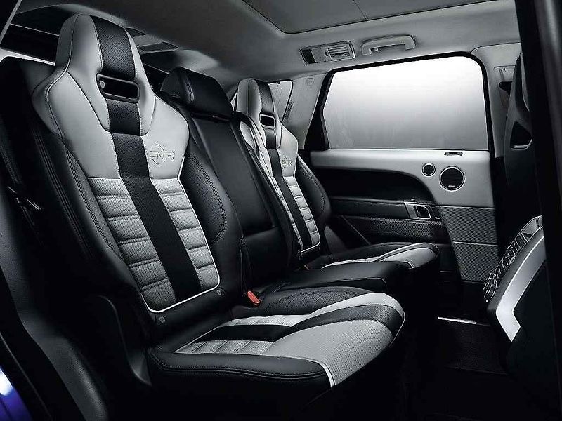 Range Rover Sport SVR.