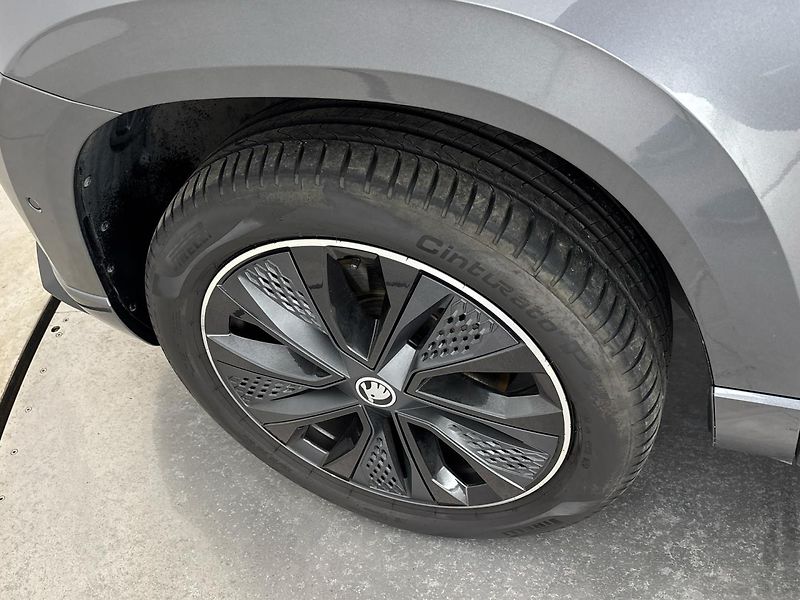 Škoda Karoq Sportline 4x4 DSG, nez. topení - fotka 30 z 30