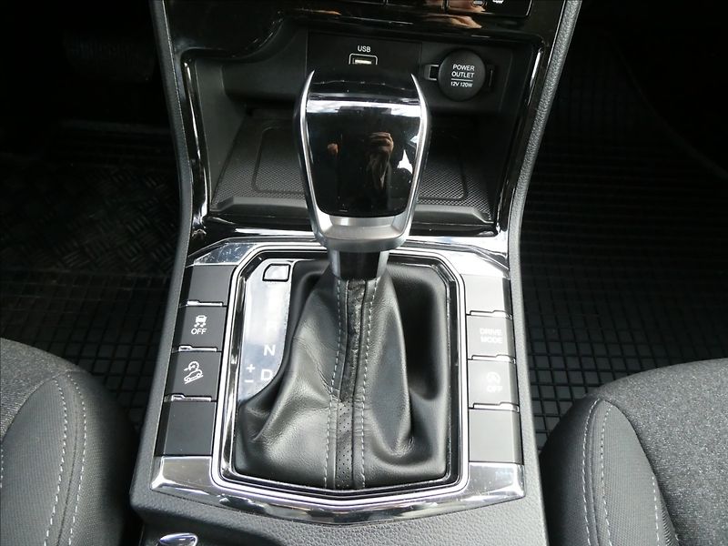 SsangYong Korando 1,5 T-GDI 120kW Automat,Style - fotka 30 z 43