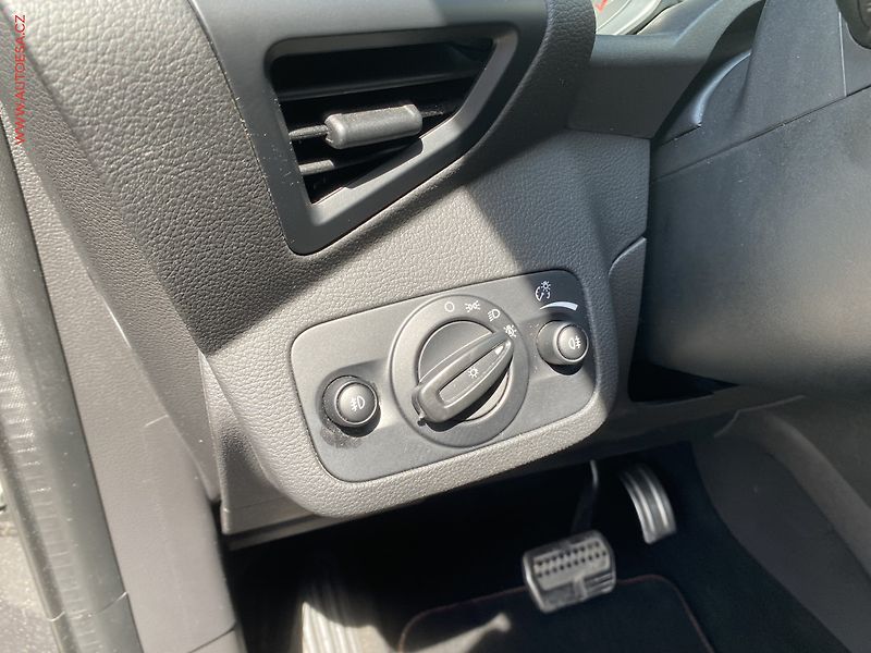 Ford Kuga (2017) 2.0 TDCi AWD, ST-Line, AT - fotka 15 z 18