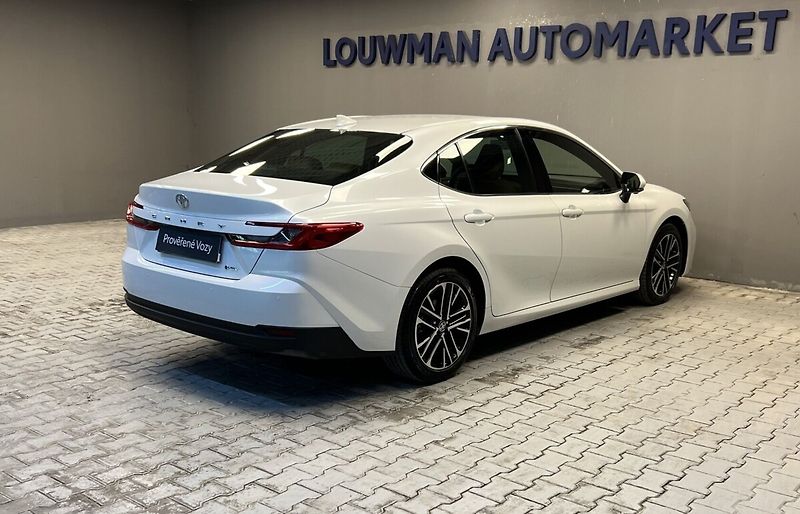 Toyota Camry 2.5 Hybrid AT EXECUTIVE - fotka 2 z 19