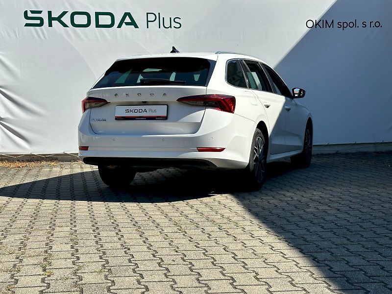 Škoda Octavia (2021) 2.0 TDI 110kW DSG Style Combi - fotka 2 z 22