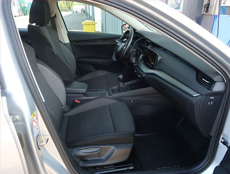 Škoda Octavia (2022) Ambition 2.0 TDI, ČR,1.maj - fotka 9 z 22
