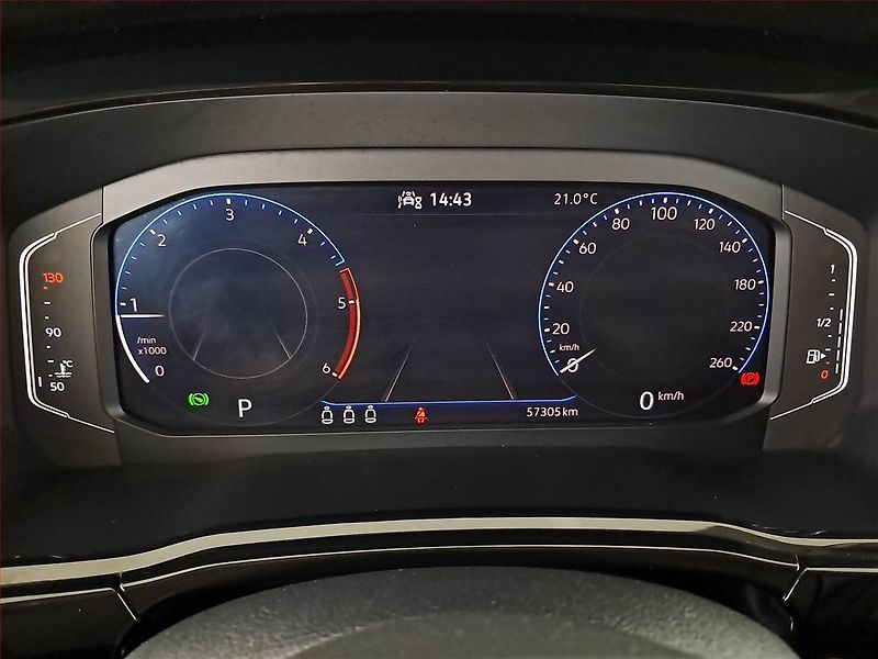 Volkswagen Touran (2023) 2.0 TDI - fotka 11 z 20
