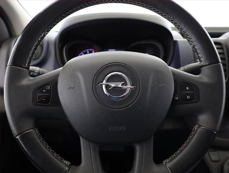 Opel Vivaro (2019) 1.6 BiCDTI, Bus, 9Míst, ČR - fotka 8 z 15