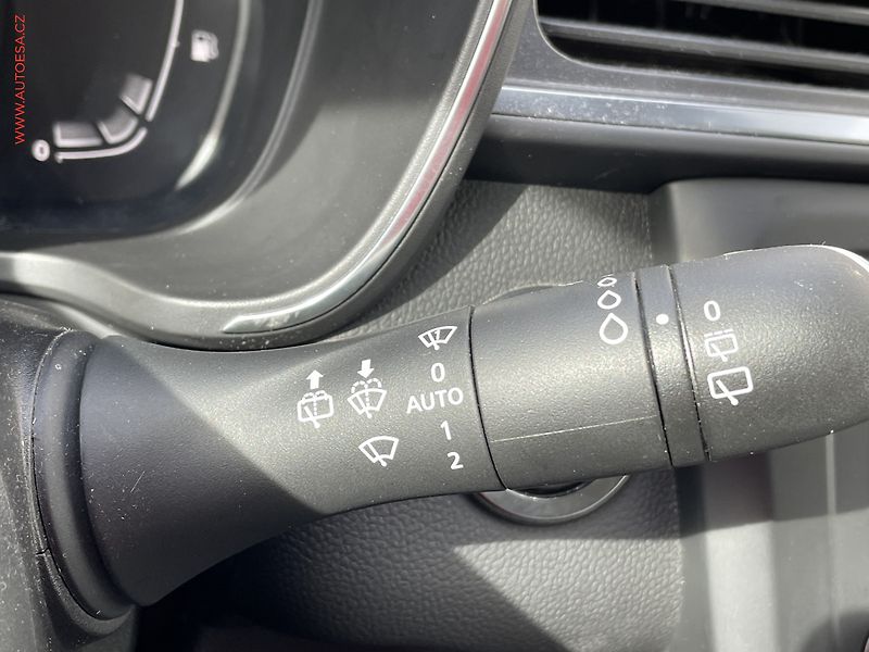 Renault Kadjar (2018) 1.6 DiG-T, BOSE, LED, navi - fotka 15 z 21