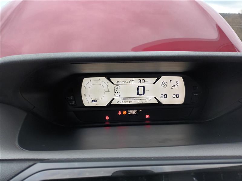 Citroën C4 Picasso 1,2 -81KW,DIGIKLIMA,KOLA - fotka 33 z 46