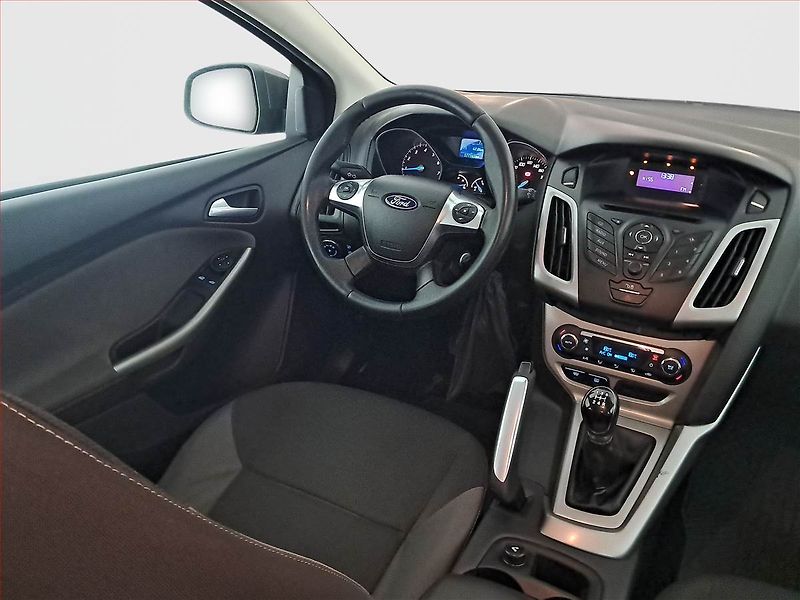 Ford Focus (2012) 1.6 i - fotka 7 z 17