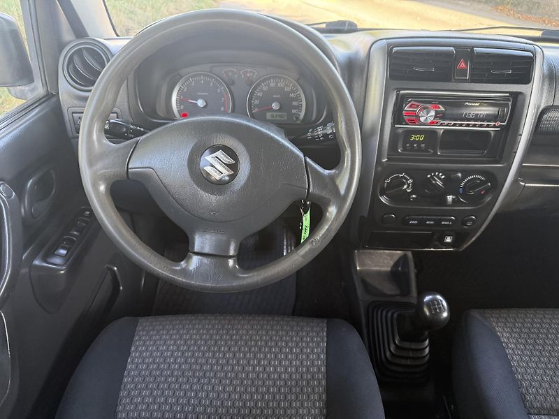 Suzuki Jimny 1,3i 4x4 TAŽNÉ - fotka 15 z 20